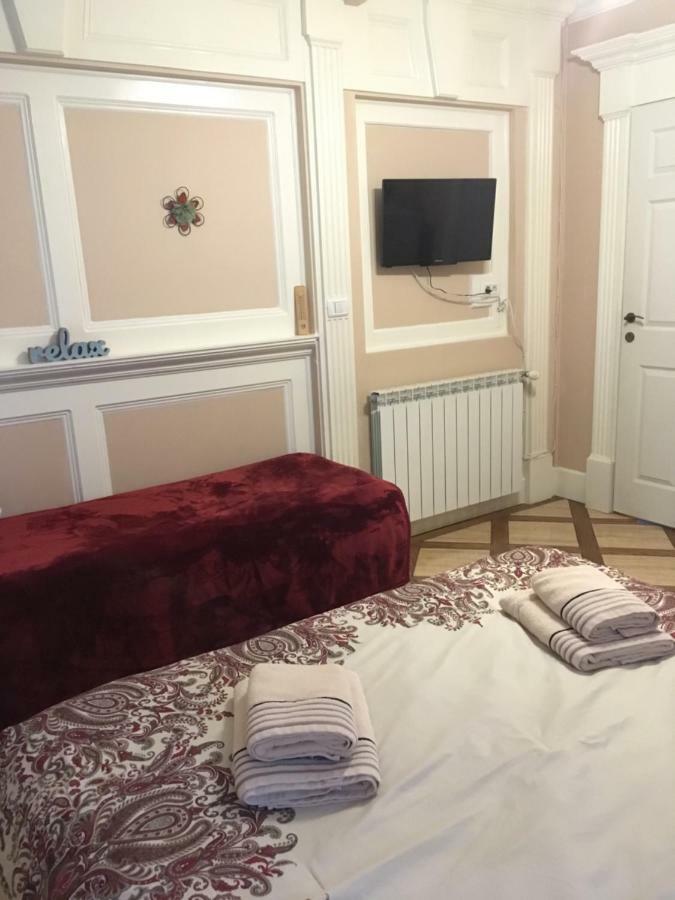 Casa Iulia Hotel Haţeg Eksteriør billede